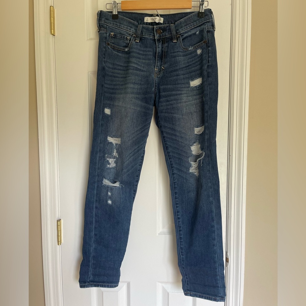 Abercrombie & Fitch Women’s High Rise Loose Ripped Jeans - 2R (26w)